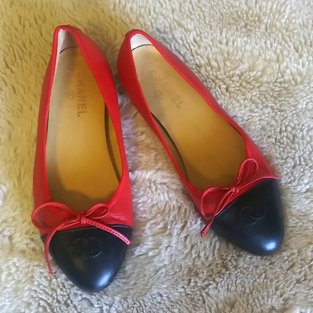 🌹Chanel Lambskin two tone ballerina flats🌹